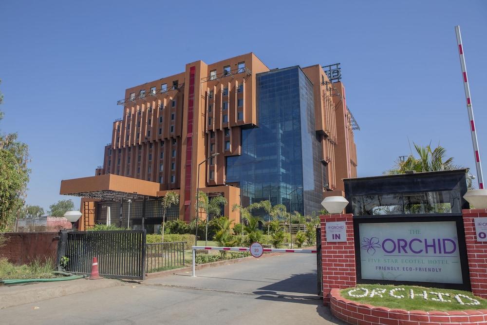 Hotel The Orchid Hinjewadi 5*